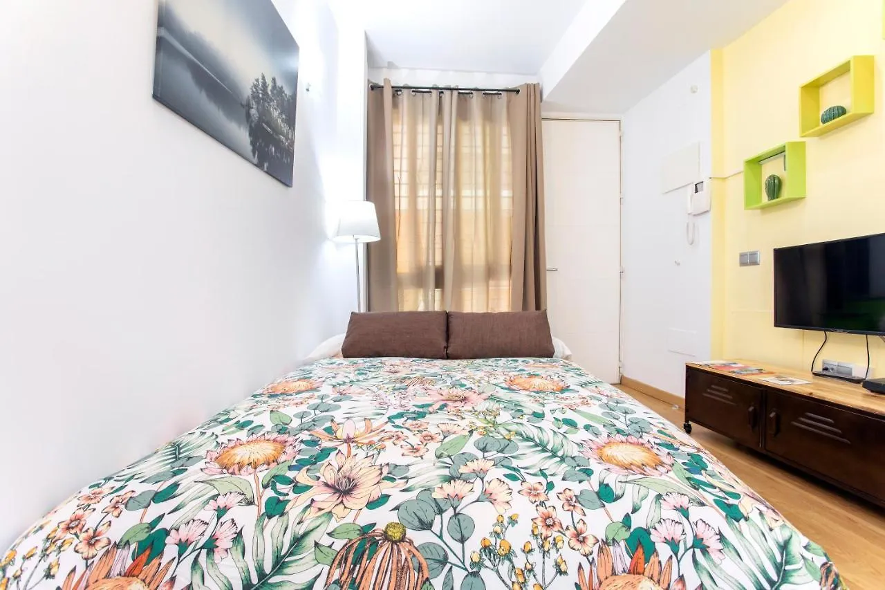 Apartamentos Momas La Casa De Mamá Málaga 0*,